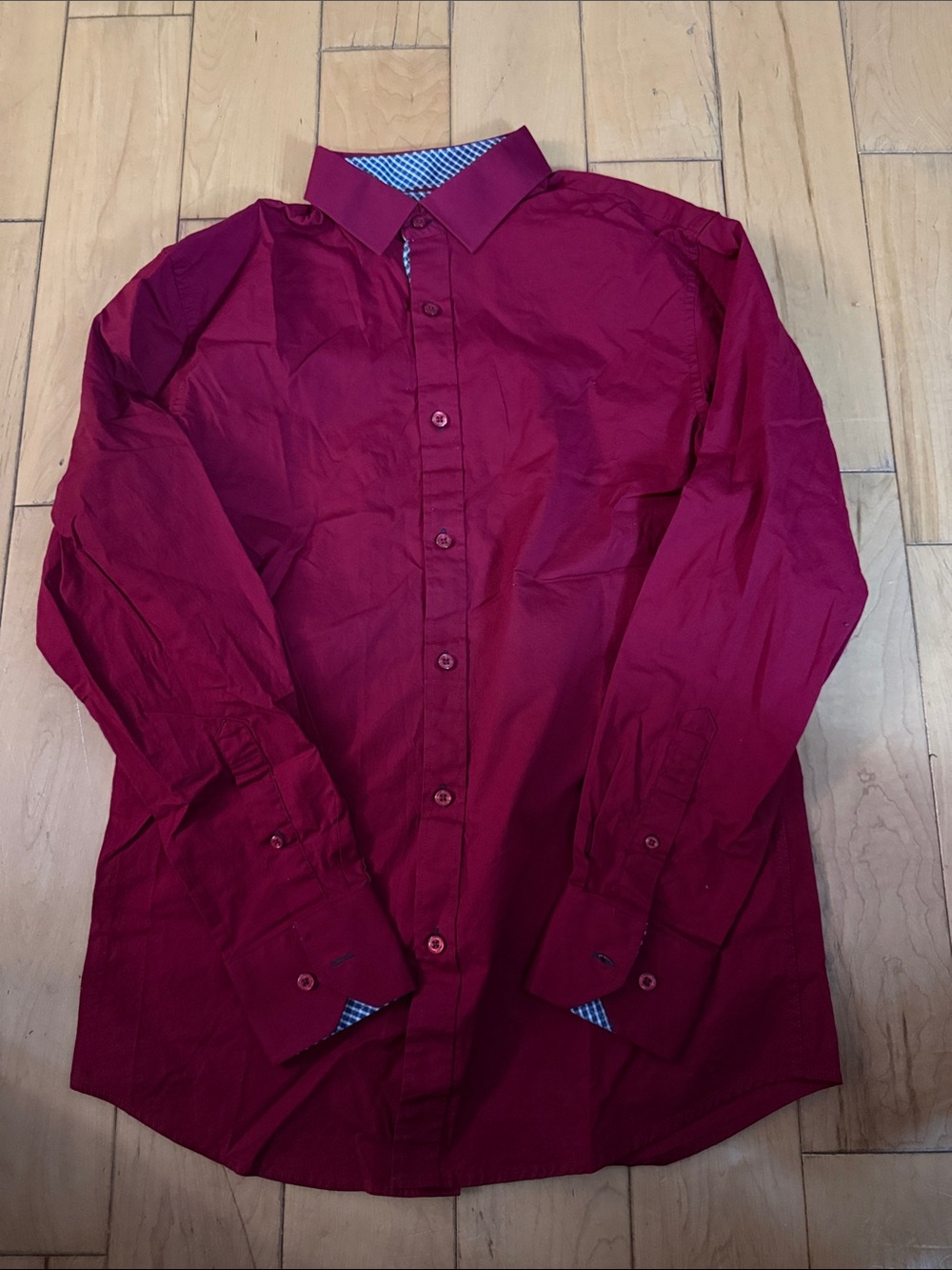 Men's Classic Button-Down Dress Shirt in Burgundy